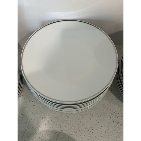 96 Piece ROSENTHAL BONE CHINA Service For 12 - Picture 6 of 10